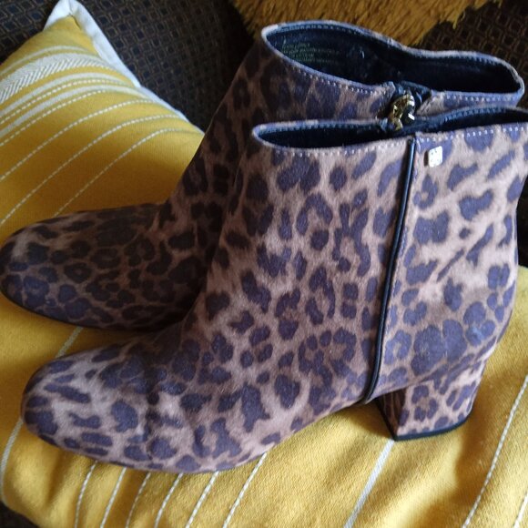 Leopard Booties - Picture 1 of 4
